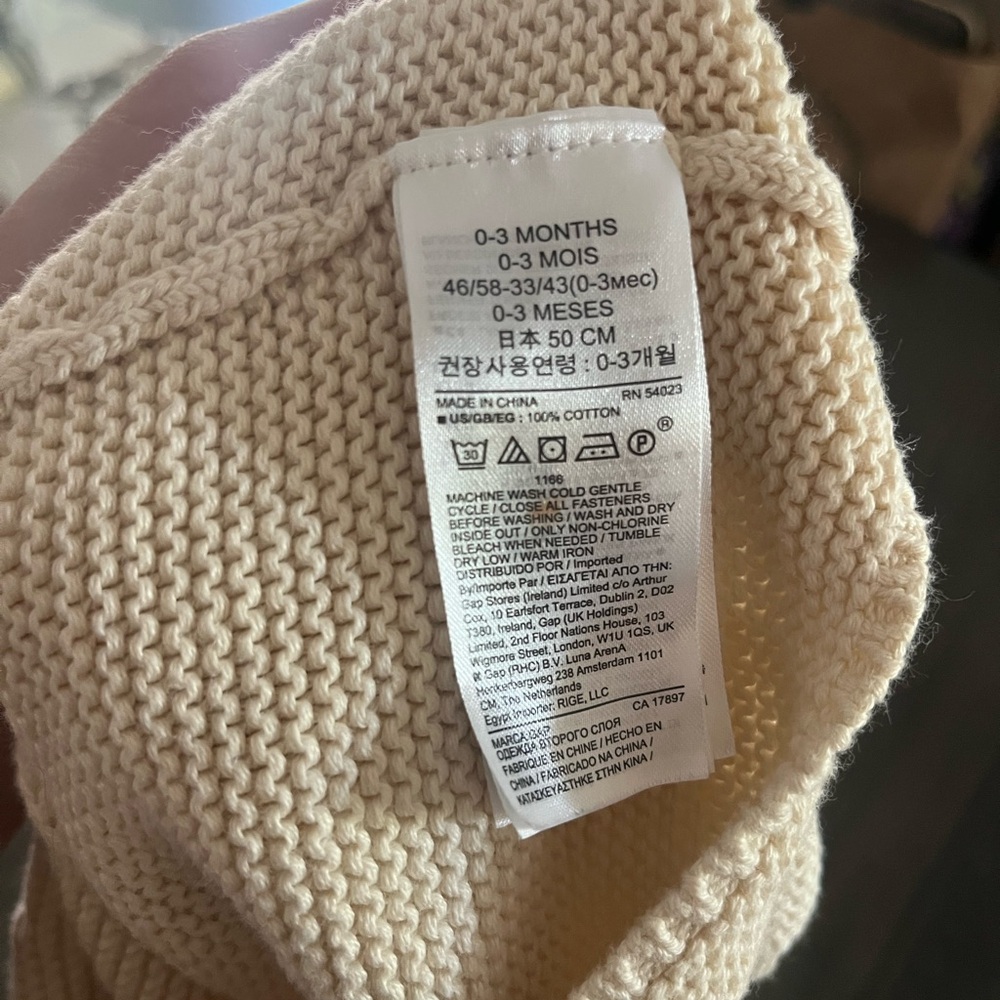 GAP Baby Cream Knit Sweater - Picture 4 of 4